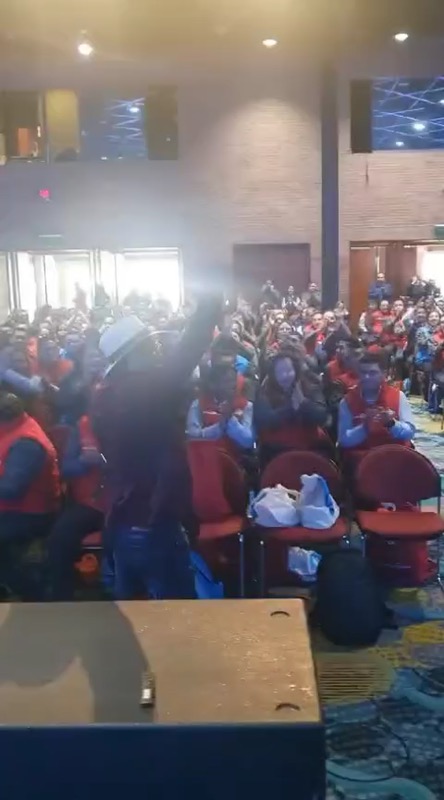 Langaruto y Cucaracho en Evento Empresarial